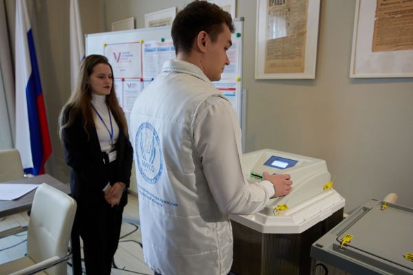 В Екатеринбурге задержали еще одного человека, пытавшегося испортить бюллетени