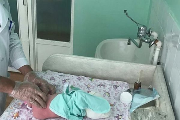 Девочка «из шкафа» живет у родни