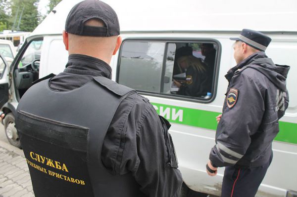 Судебные приставы помогли разыскать и вернуть маме маленькую свердловчанку